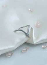 Load image into Gallery viewer, Our Olivi Ring is adorned with shimmering cubic zirconia stones, this ring is perfect on its own or stacked with other stylish rings. Hand-polished to perfection, you will love wearing this ring on its own or stacking it with other pieces to make the look more unique. Material: 925 Sterling Silver, Cubic Zirconia Design: Rain Drop Weight: 1.9g